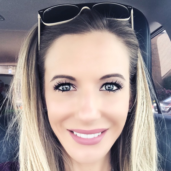 Meet your Posher, Rachel - Picture 1 of 2